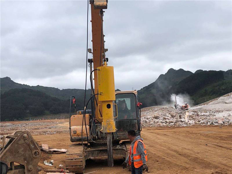 Big Hydraulic Rock Splitter For 76mm / 89mm / 110mm / 120mm Hole Diameter