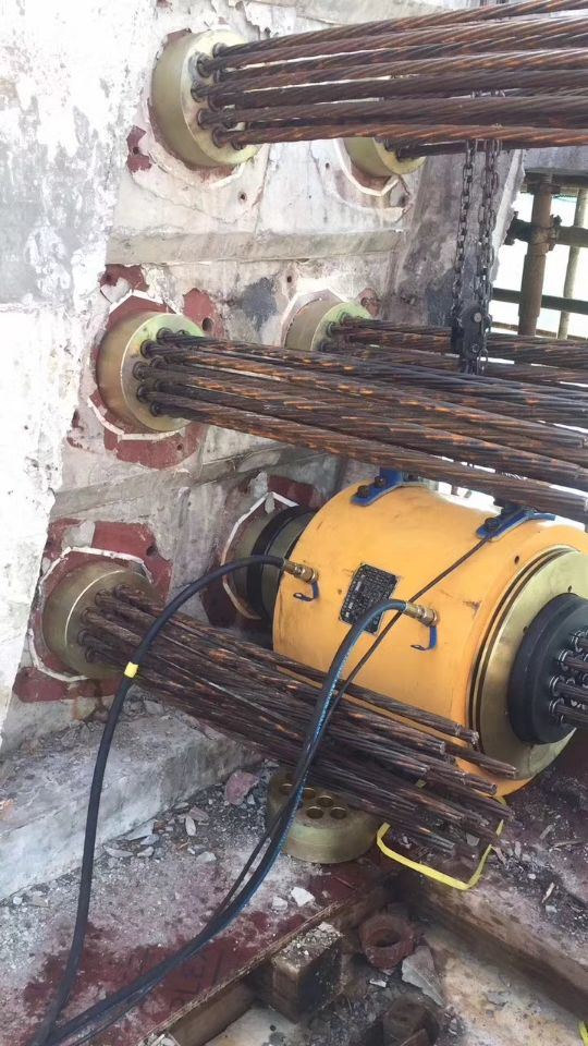Hydraulic Post Tension Jack for Stressing PC Strands in Bridge Construction